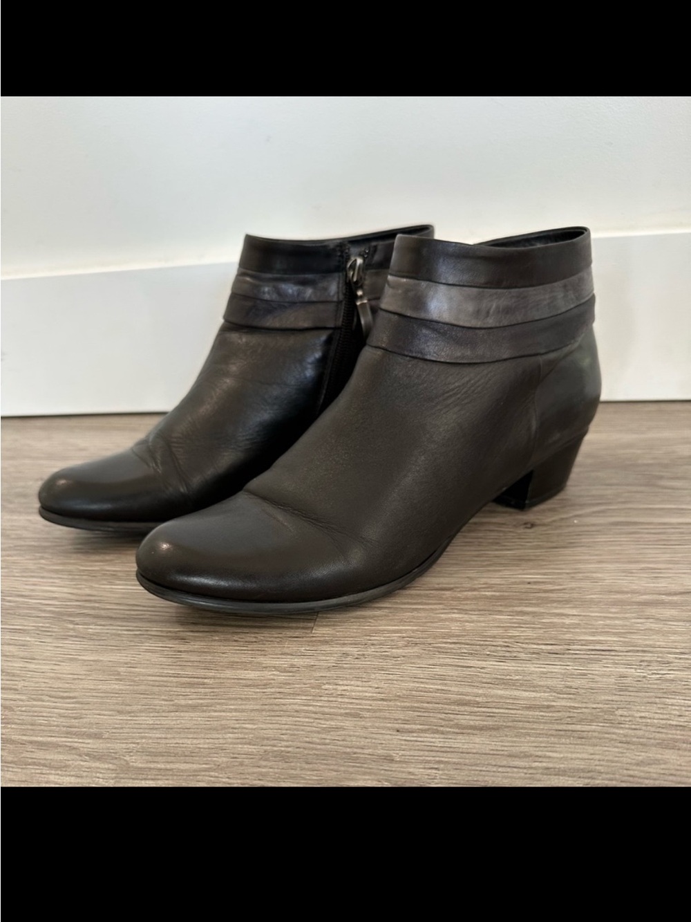 Leather Ankle Booties Regarde Le Ciel Women’s Size 40 in Black with Gray Accents